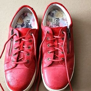 Born lace-up sneakers, size 8